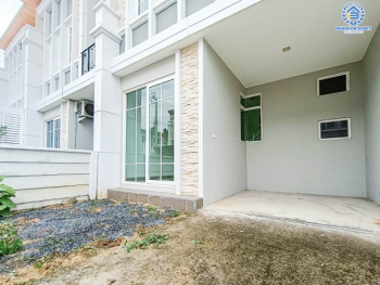 *****ทาวน์เฮ้าส์มือสองย่านกรุงเทพมหานคร ม.โกลเด้นทาวน์ วิภาวดี-แจ้งวัฒนะ เนื้อที่ 16.3 ตร.ว. ฟังก์ชัน 3 ห้องนอน 2 ห้องน้ำ 1 ที่จอดรถ บนทำเลเดินทางสะดวกสุด เพียง 15 นาทีก็ถึงรถไฟฟ้าสายสีแดง "สถานีหลักสี่" ใกล้สนามบินดอนเมือง